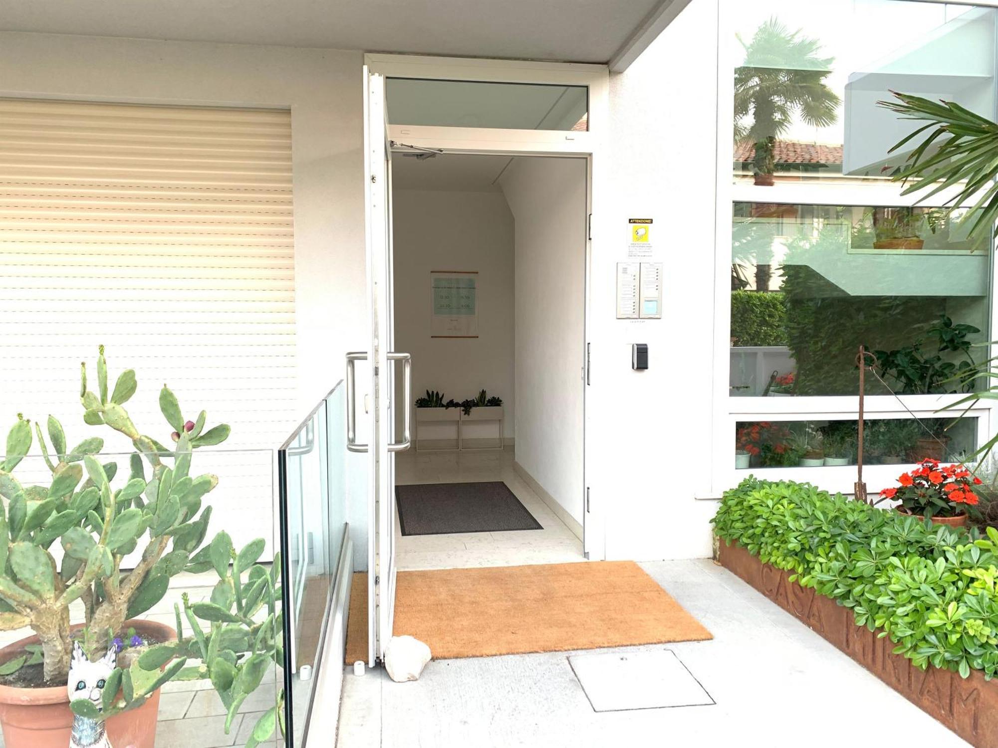 Dainese Apartments, Casa Miriam リド・ディ・イエゾロ エクステリア 写真